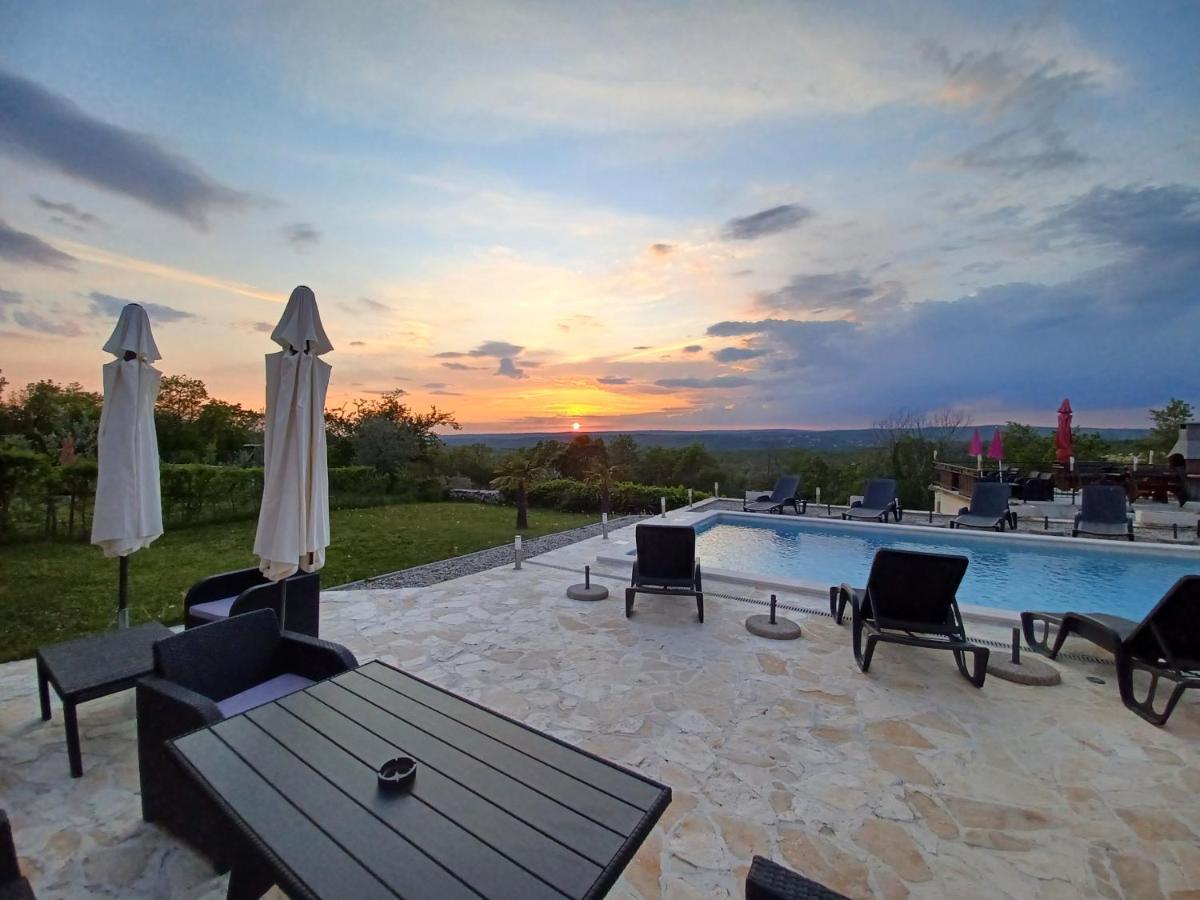 Bed And Breakfast Rogocana Labin  Ngoại thất bức ảnh