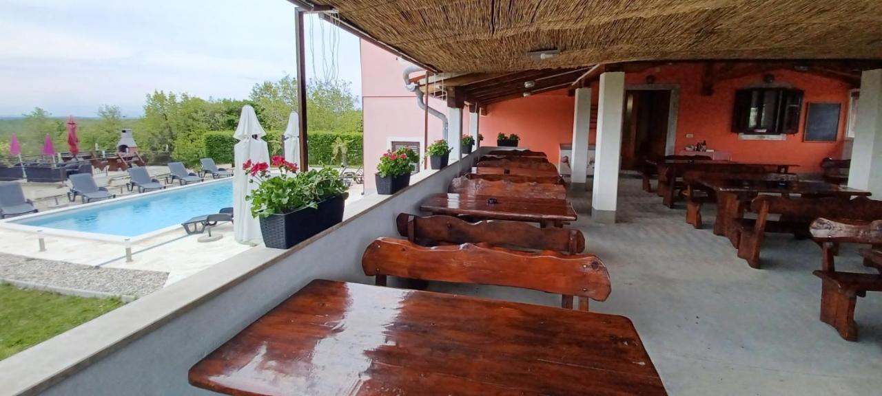 Bed And Breakfast Rogocana Labin  Ngoại thất bức ảnh
