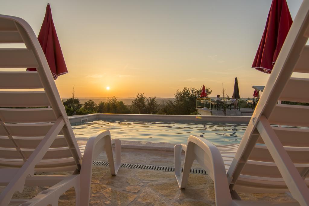Bed And Breakfast Rogocana Labin  Ngoại thất bức ảnh