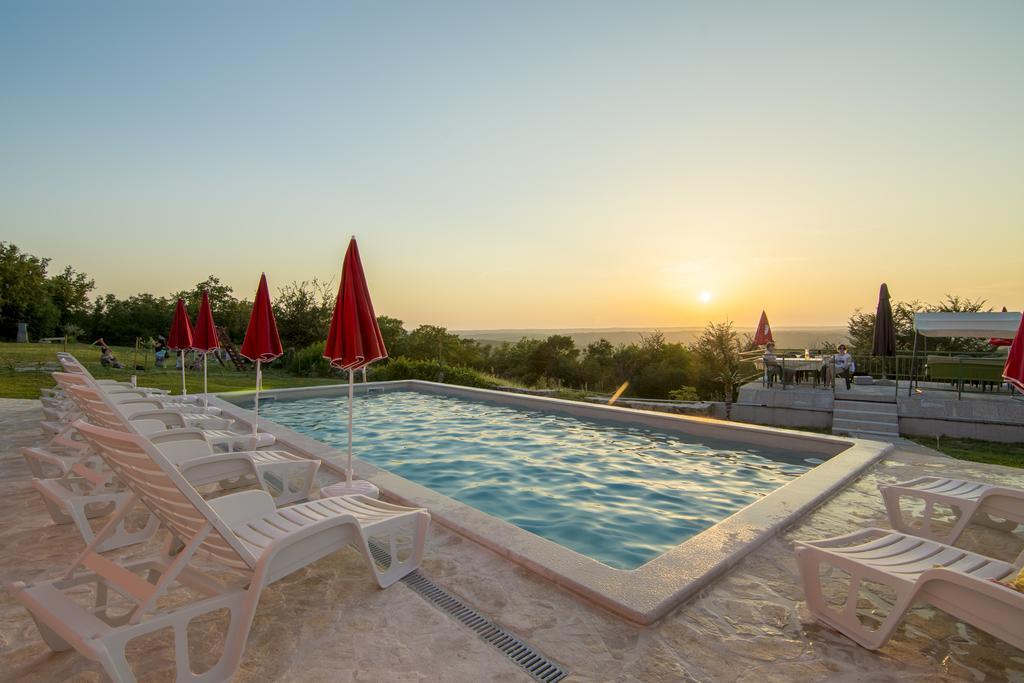 Bed And Breakfast Rogocana Labin  Ngoại thất bức ảnh