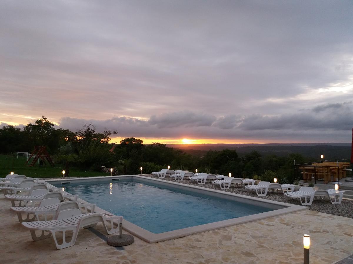 Bed And Breakfast Rogocana Labin  Ngoại thất bức ảnh